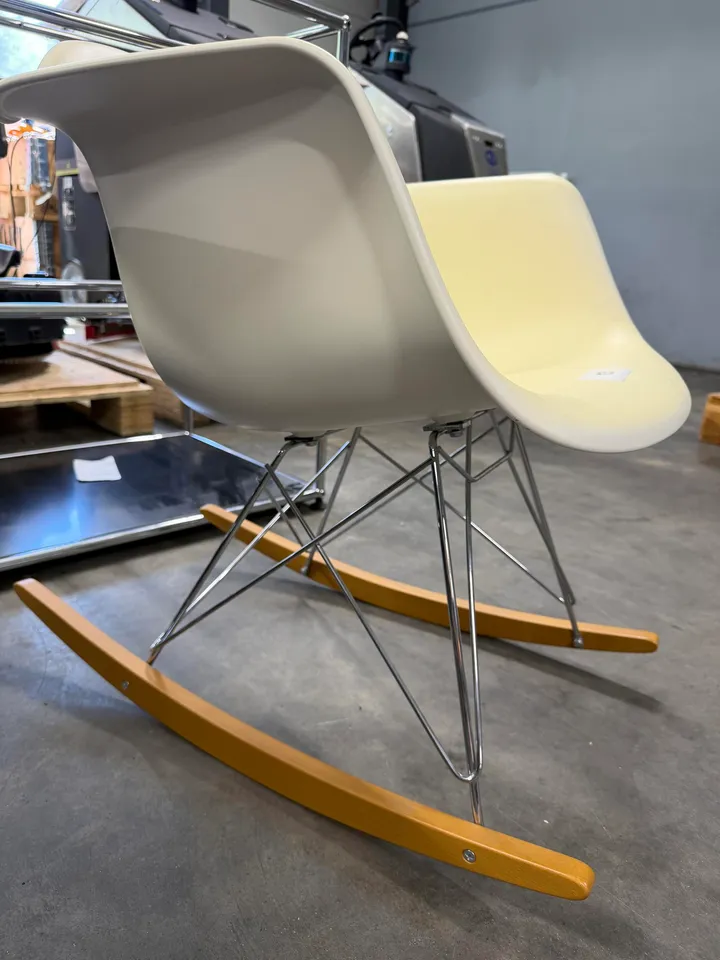 Vitra Schaukelstuhl